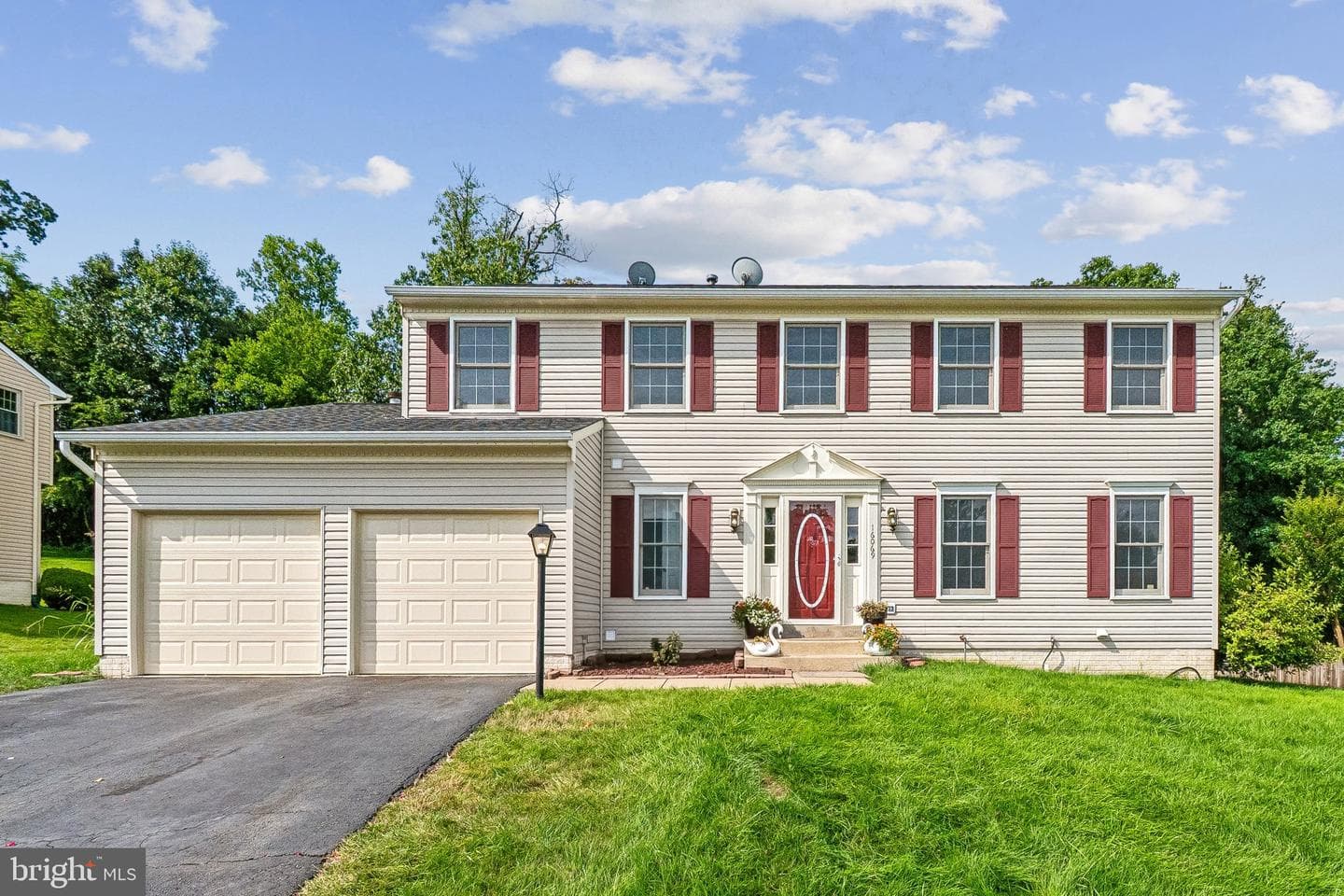 16069 Olmstead Lane photo 1