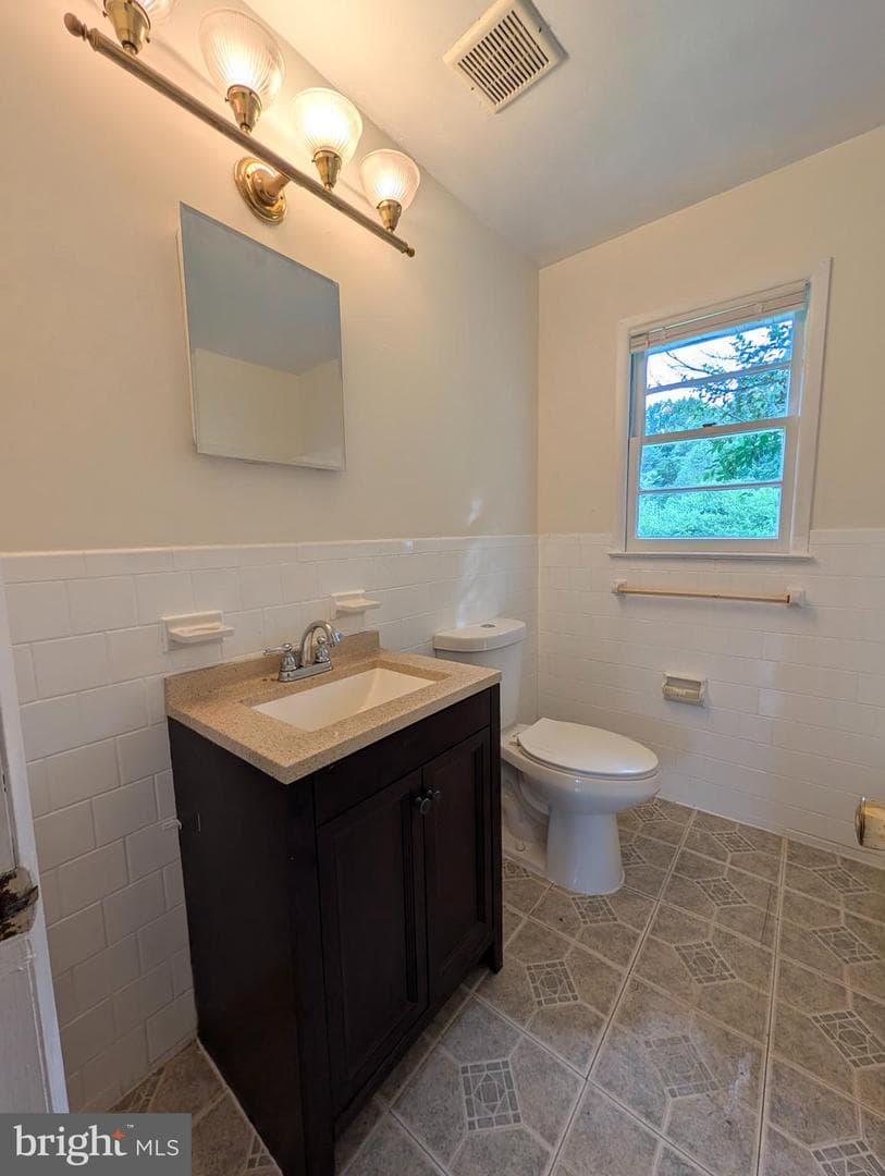 8614 Linton Hall Road photo 10