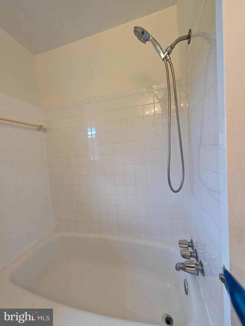 8614 Linton Hall Road photo 16