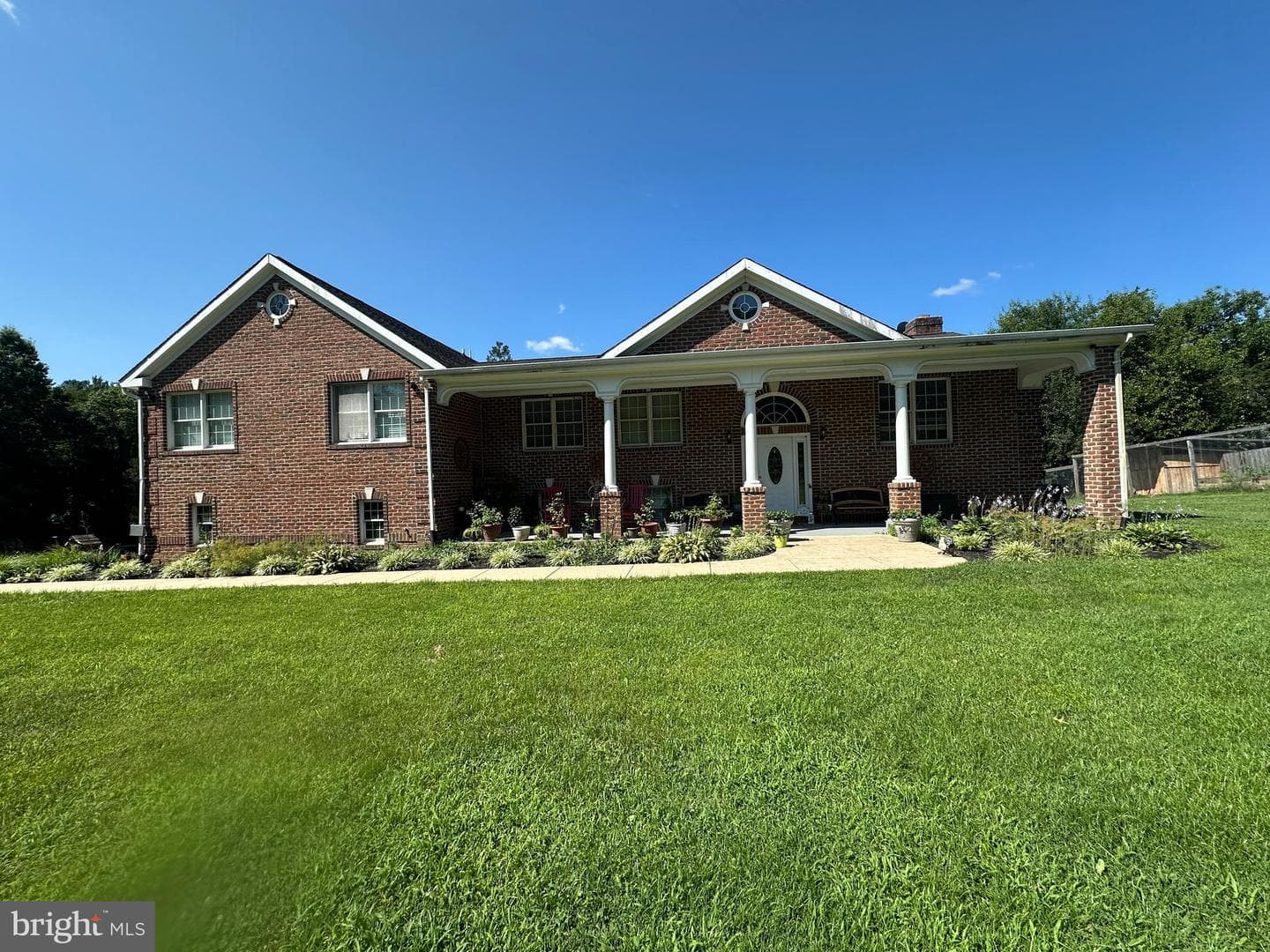 7809 Signal Hill Road photo 1