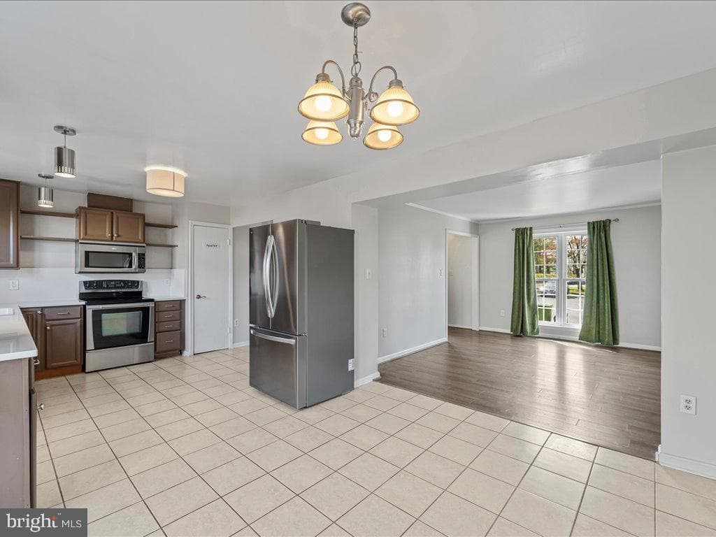 2904 Madeira Court photo 7