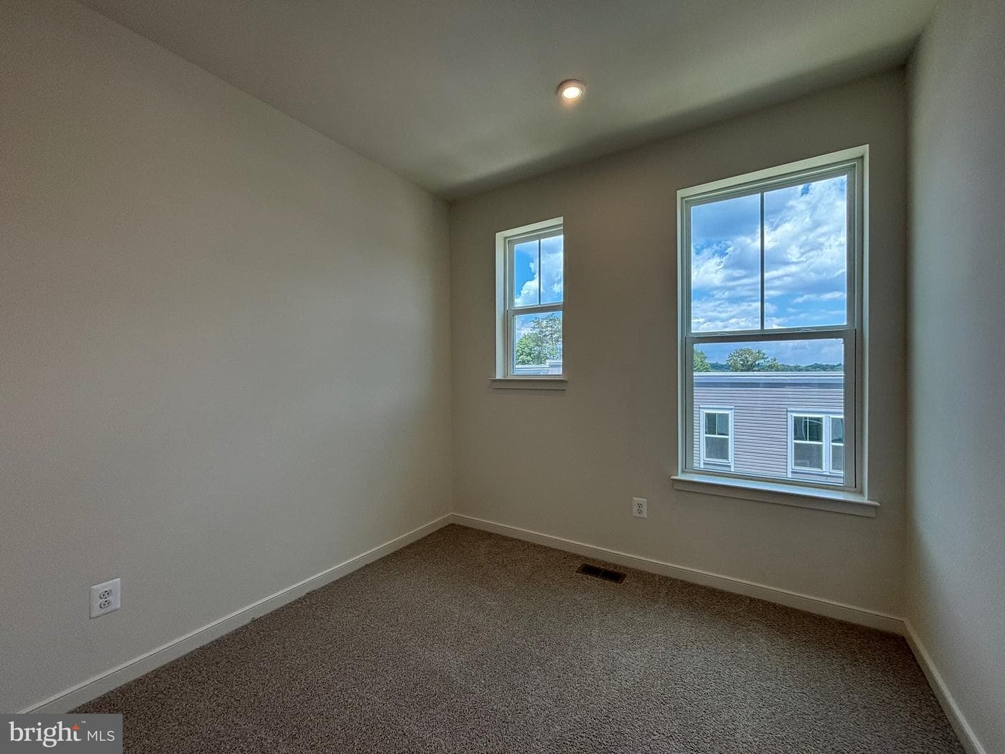 18002 Alicia Avenue photo 10
