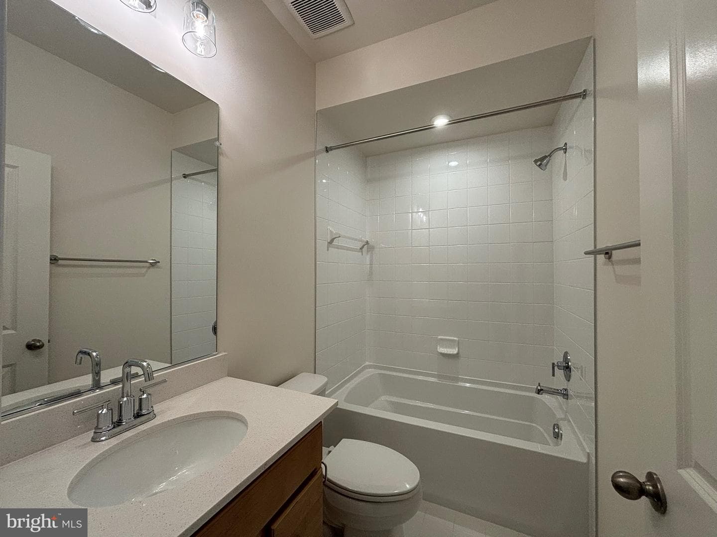 18002 Alicia Avenue photo 12
