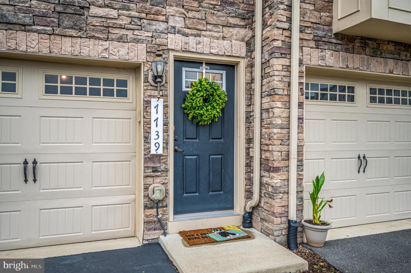 7739 Milton Circle photo 4