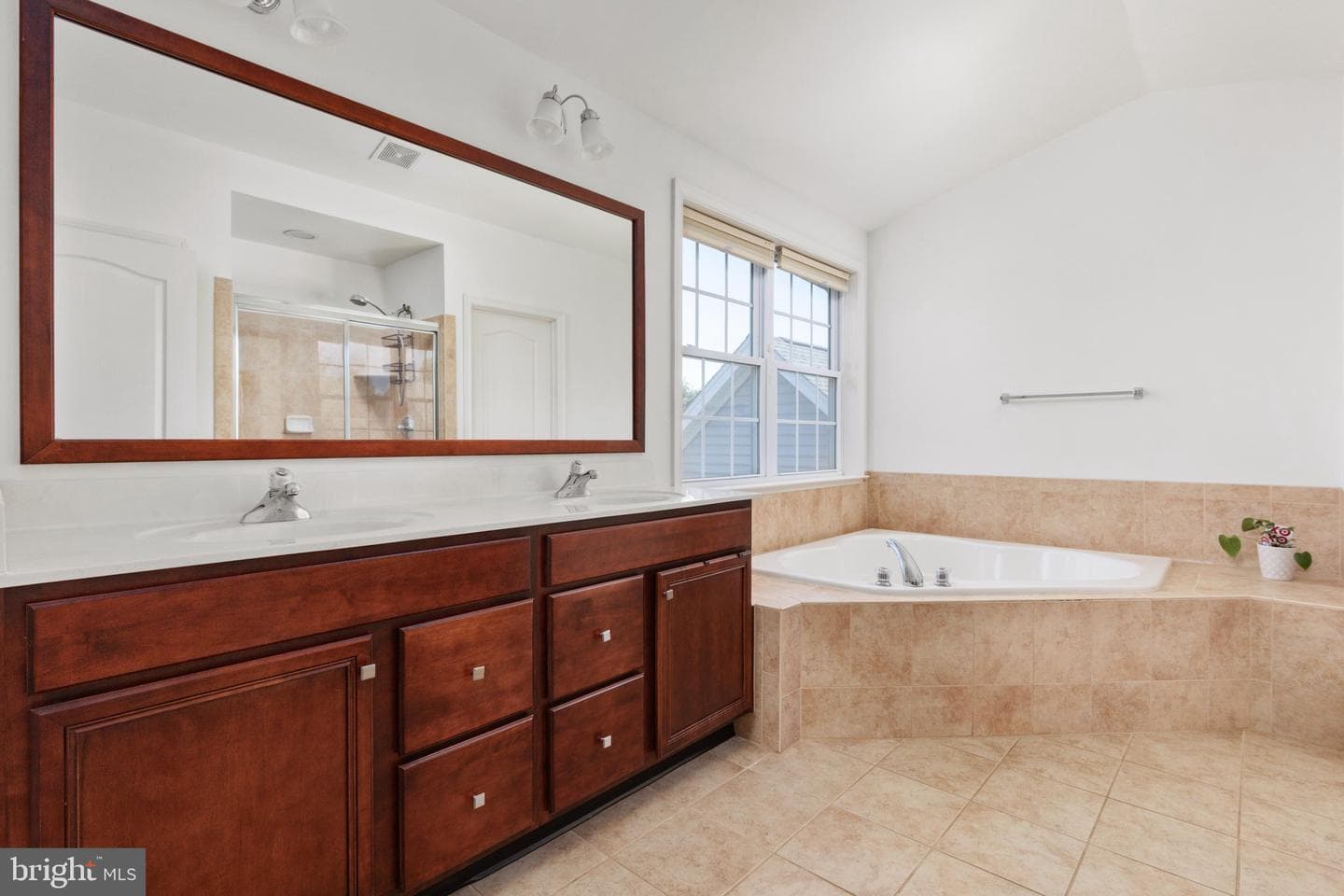 15610 Admiral Baker Circle photo 25