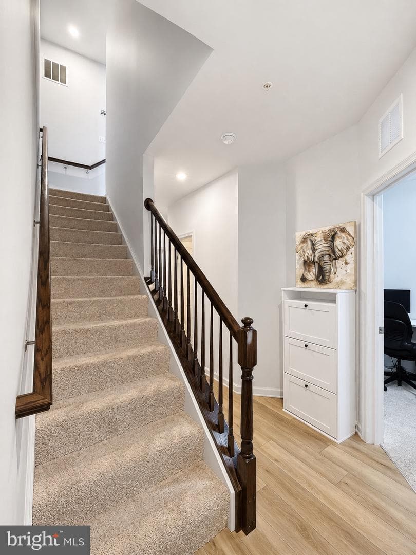 8296 Knight Station Way photo 2