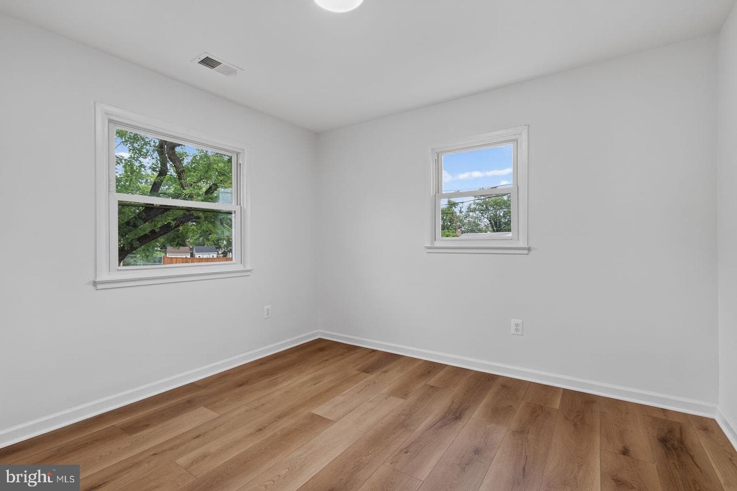 9927 Portsmouth Road photo 28