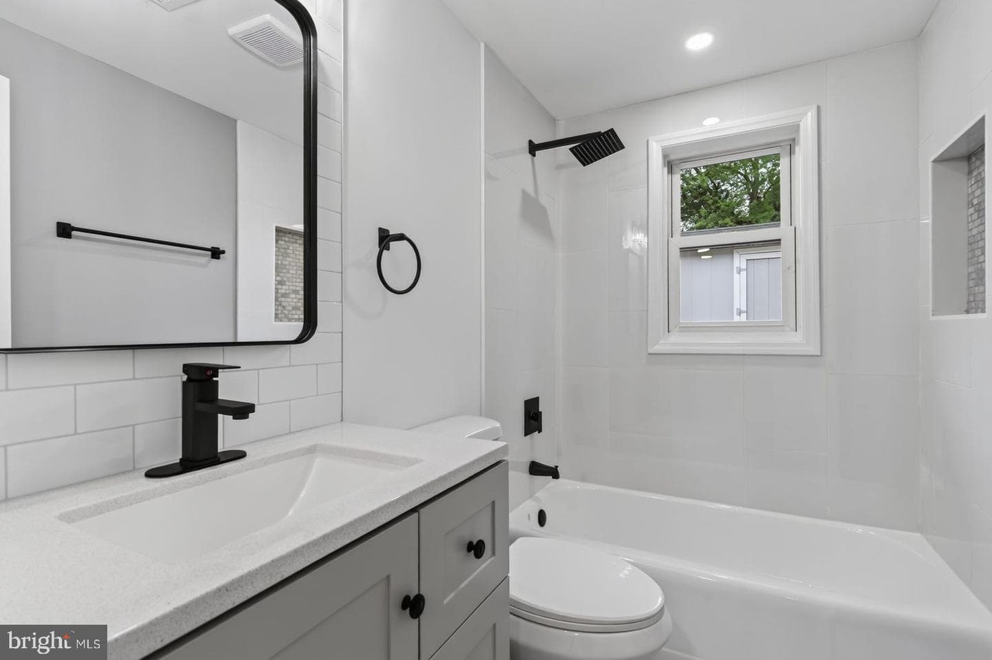 9927 Portsmouth Road photo 34