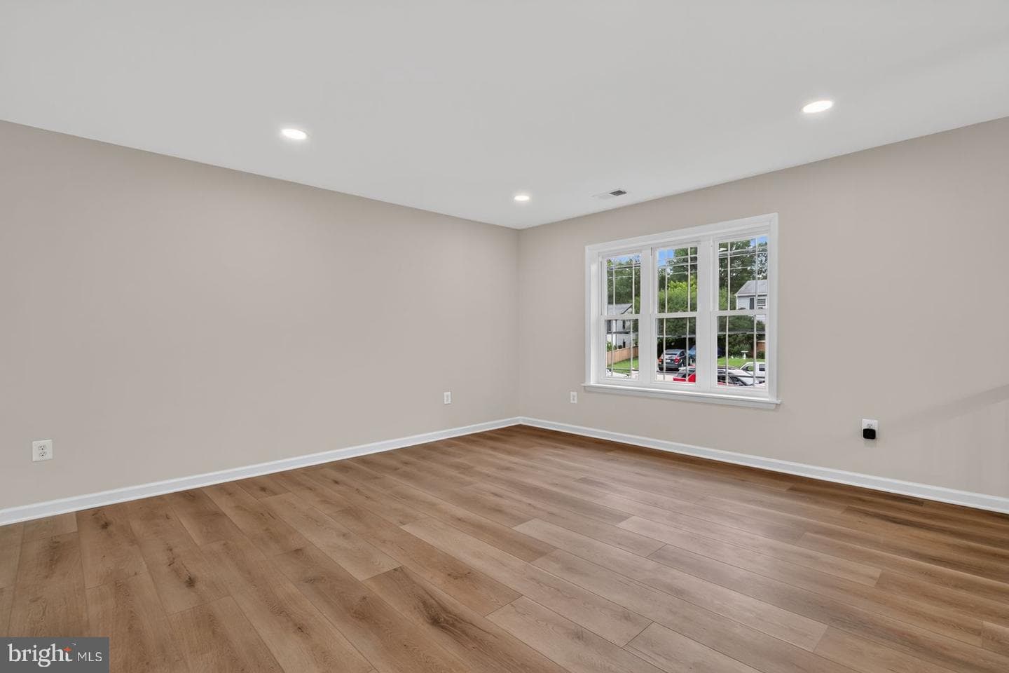 9927 Portsmouth Road photo 7