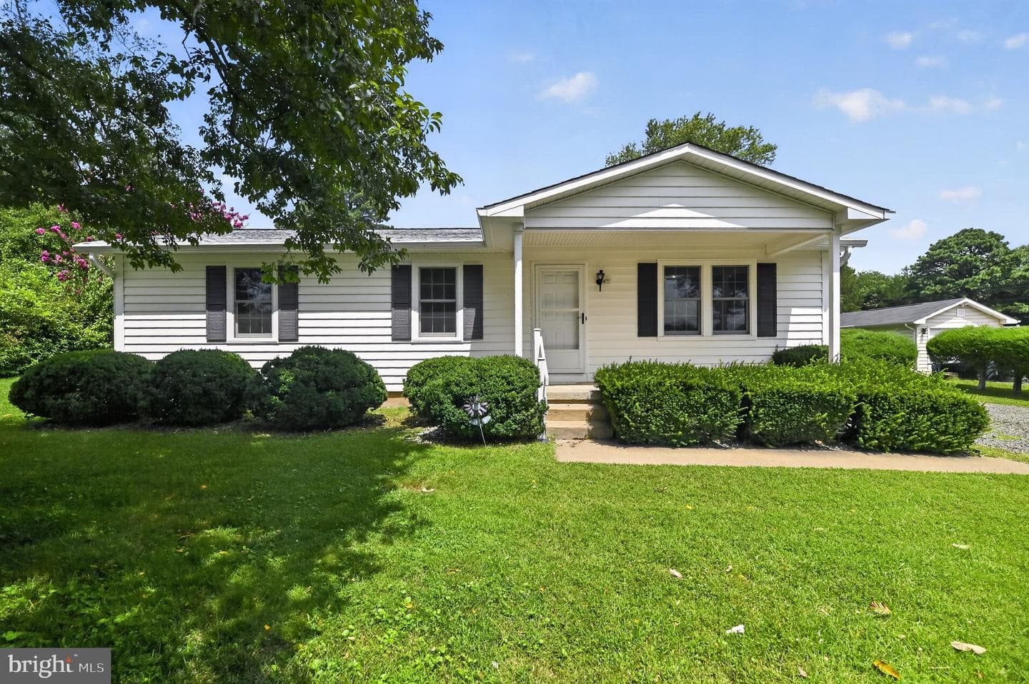 13996 Lakeview Drive photo 1