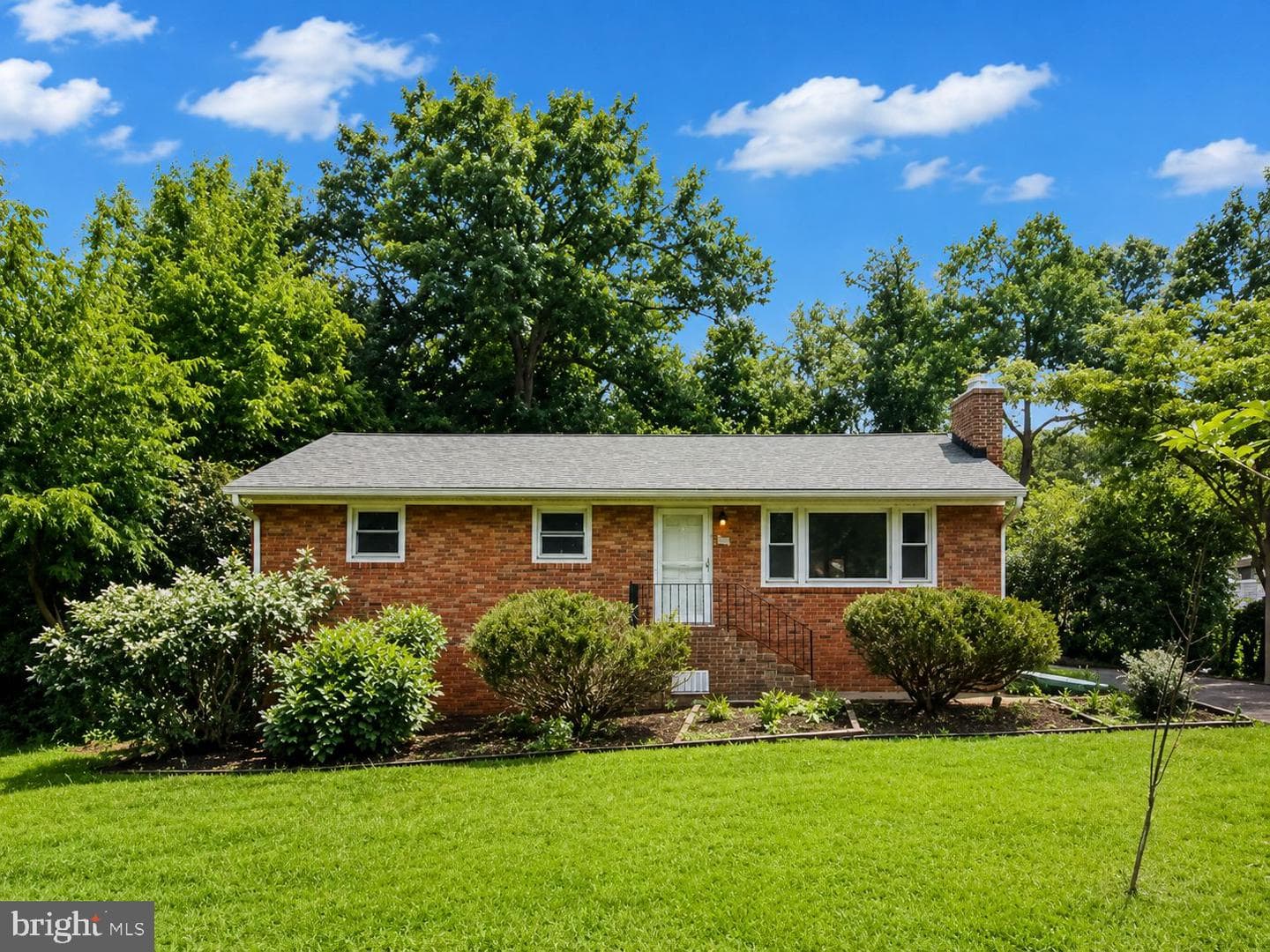 8413 Rugby Road photo 1