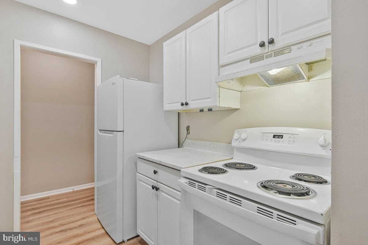 7589 Margate Court #201 photo 11