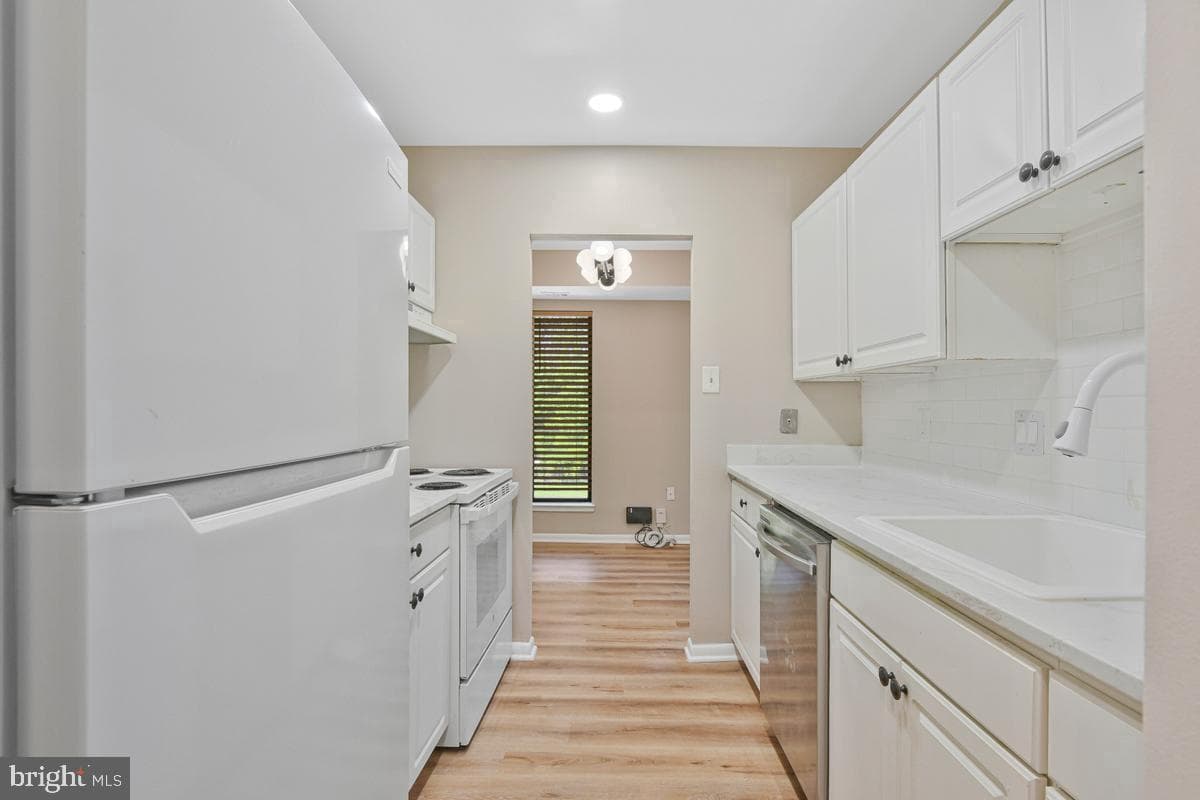 7589 Margate Court #201 photo 9
