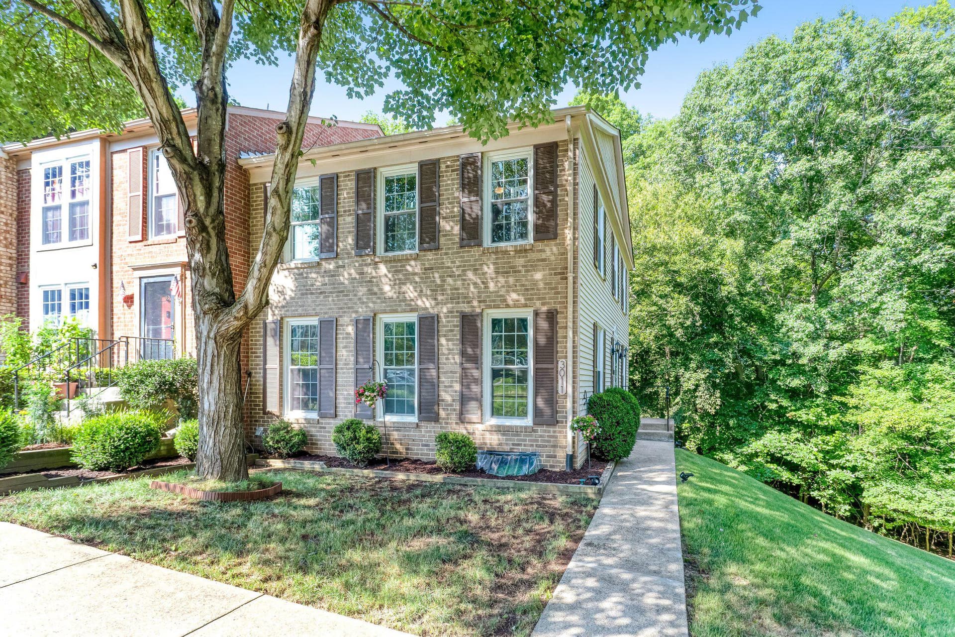 3011 Bromley Court photo 1