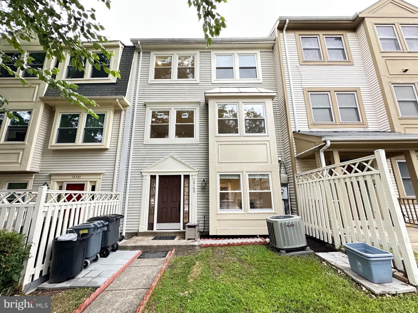 12103 Salemtown photo 1