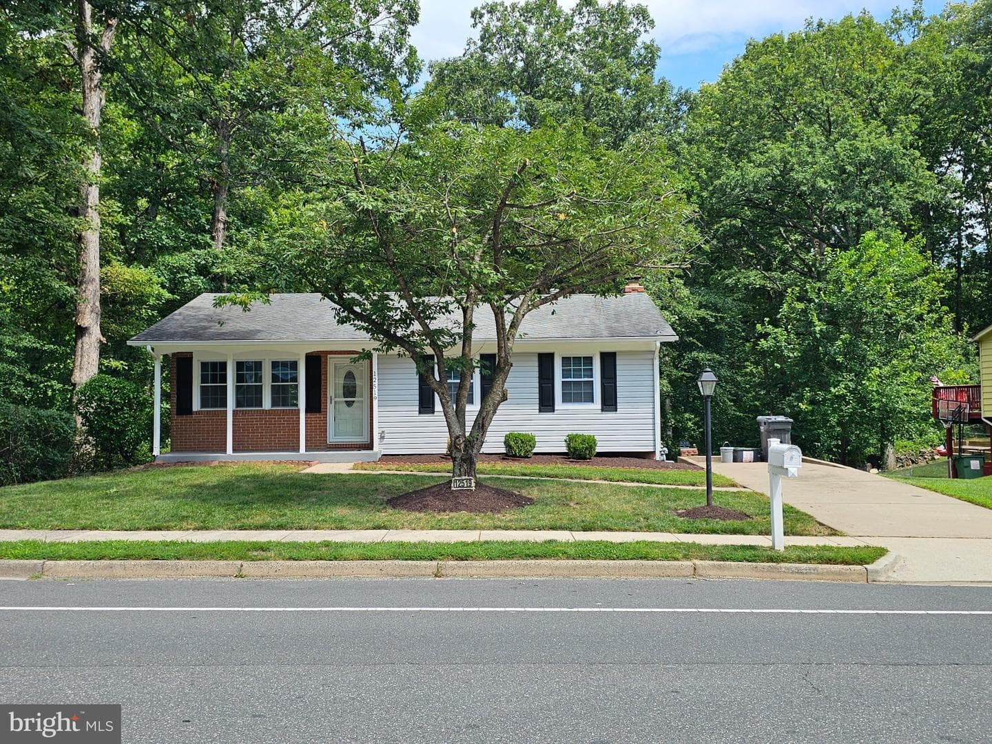 12819 Oakwood Drive photo 1