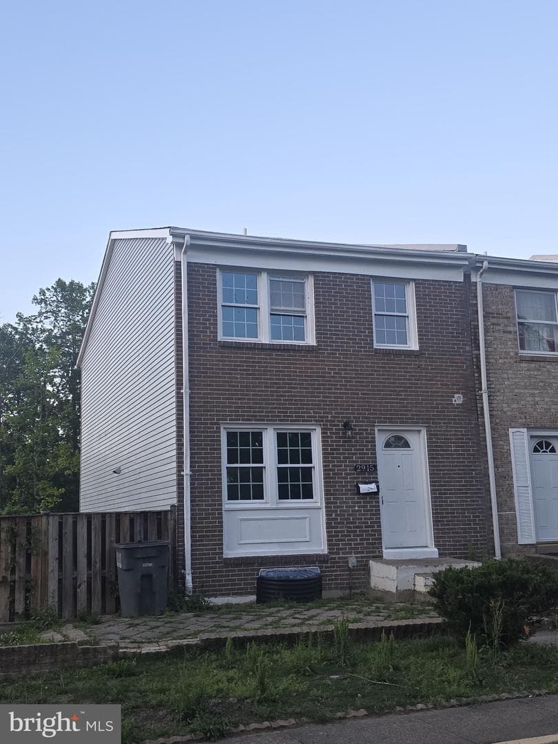 2915 Pheasant Lane photo 1