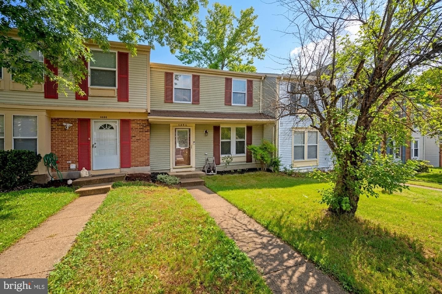 4686 Whitely Court photo 1