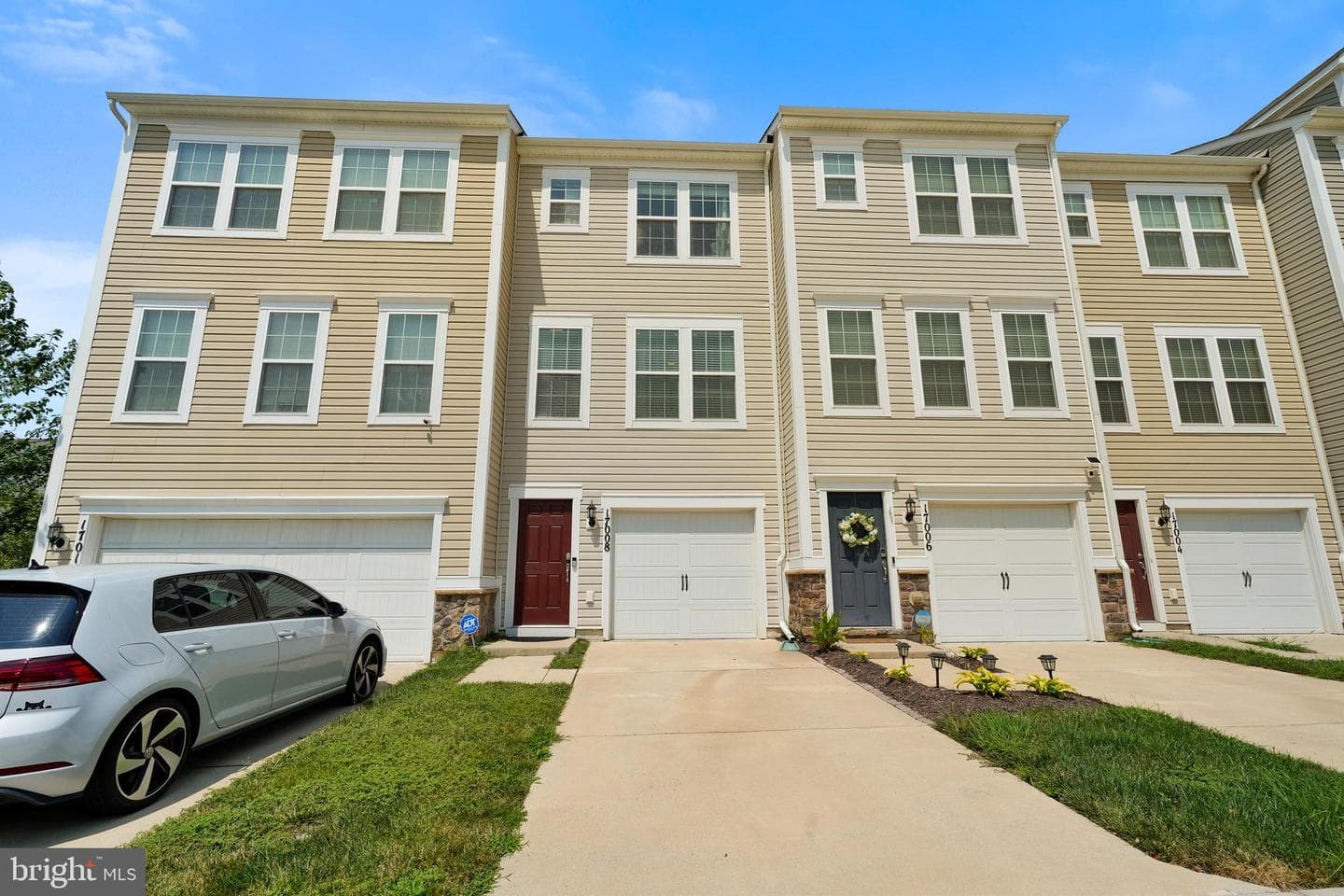 17008 Hoskins Way photo 1