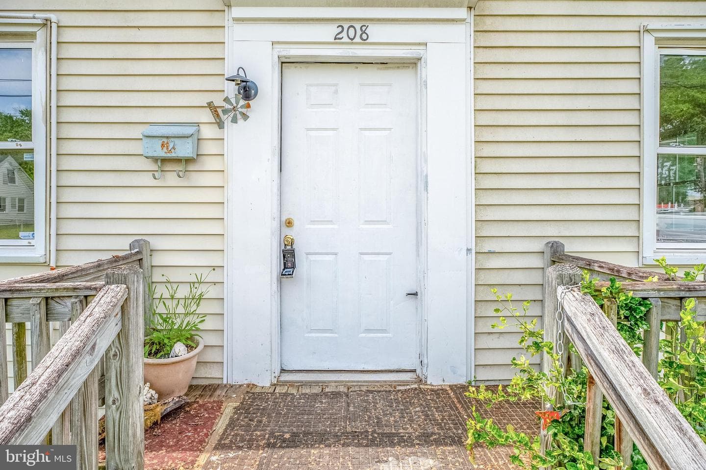 208 Brandon Road photo 3