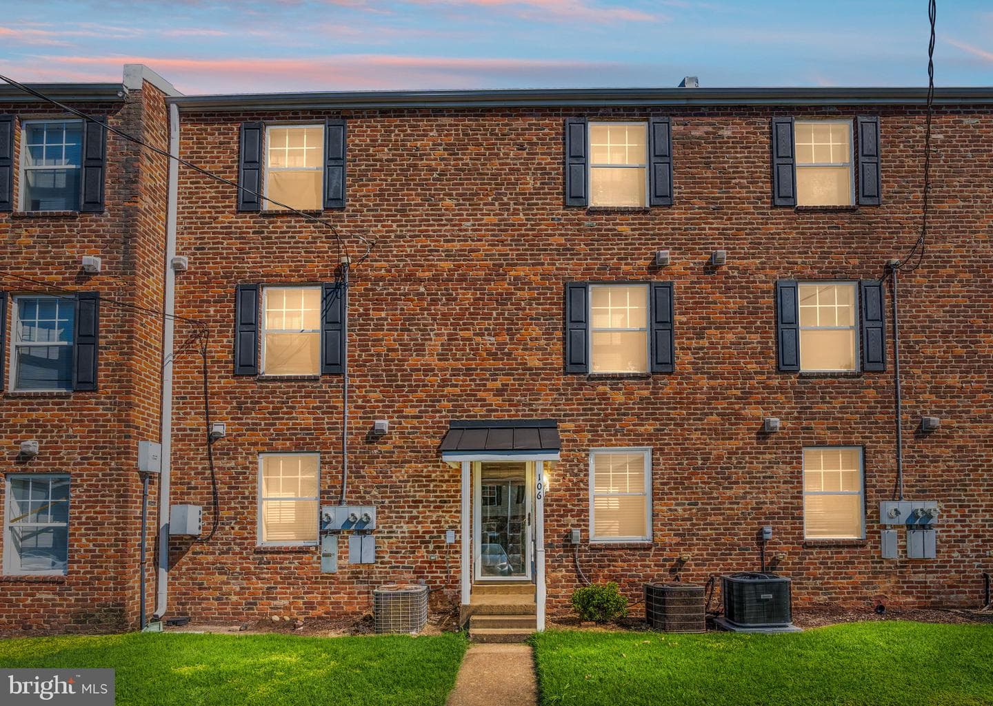 3522 E Richmond Road #106 photo 1
