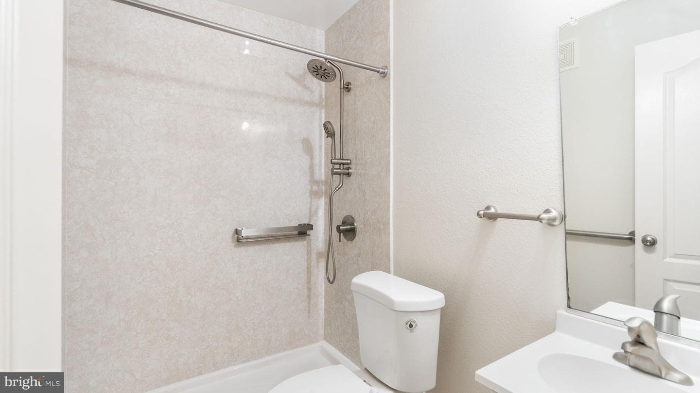 3522 E Richmond Road #106 photo 17