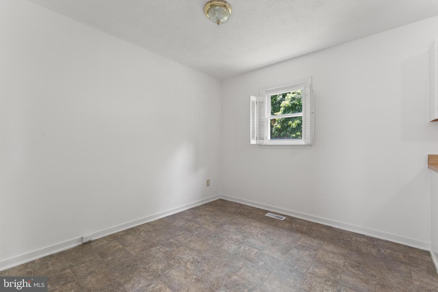 4602 H Whiting Circle photo 8