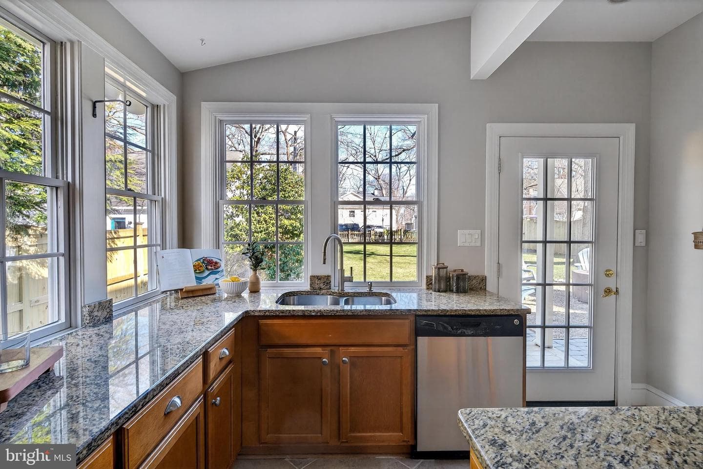 5411 Dorchester Road photo 19