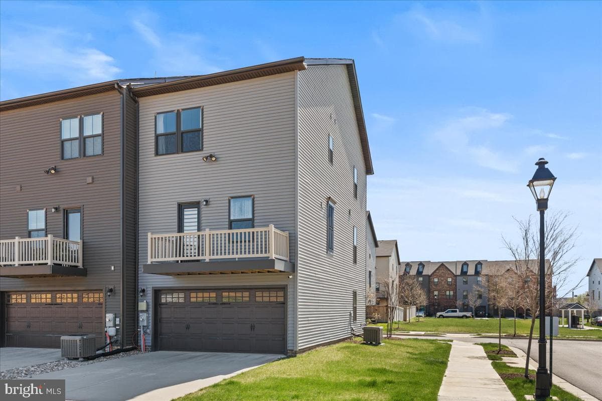 2037 Tobacco Mill Street photo 21