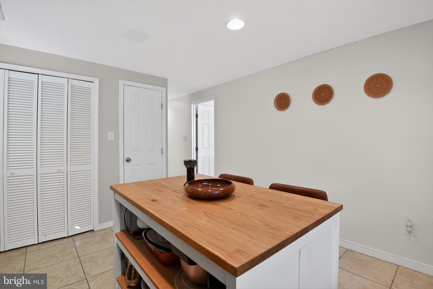 2012 Newbourne Street photo 16