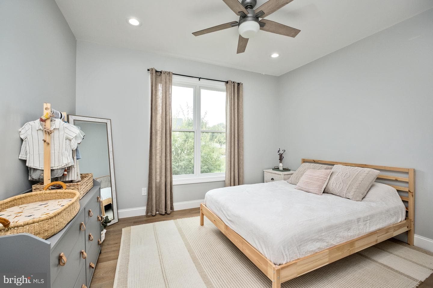 303 Bartley Street photo 31