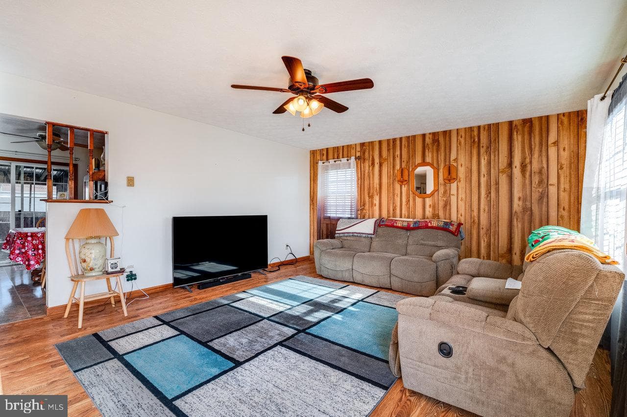 15573 Evergreen Valley Road photo 8