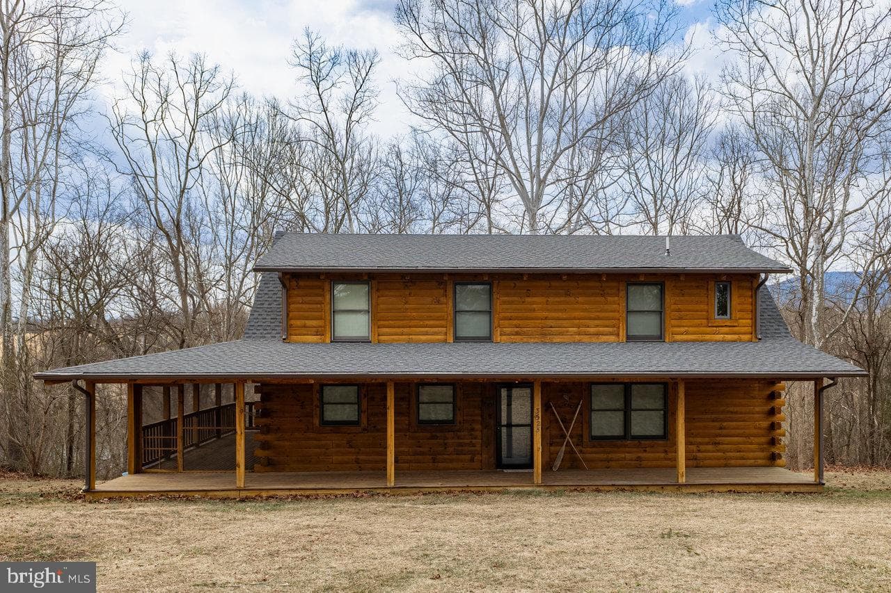 3523 Riverbend Drive photo 2