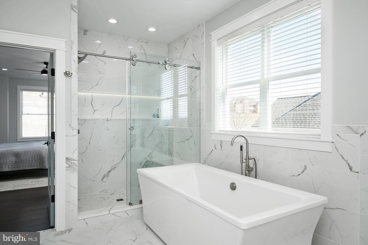 286 Claremont Ave photo 24