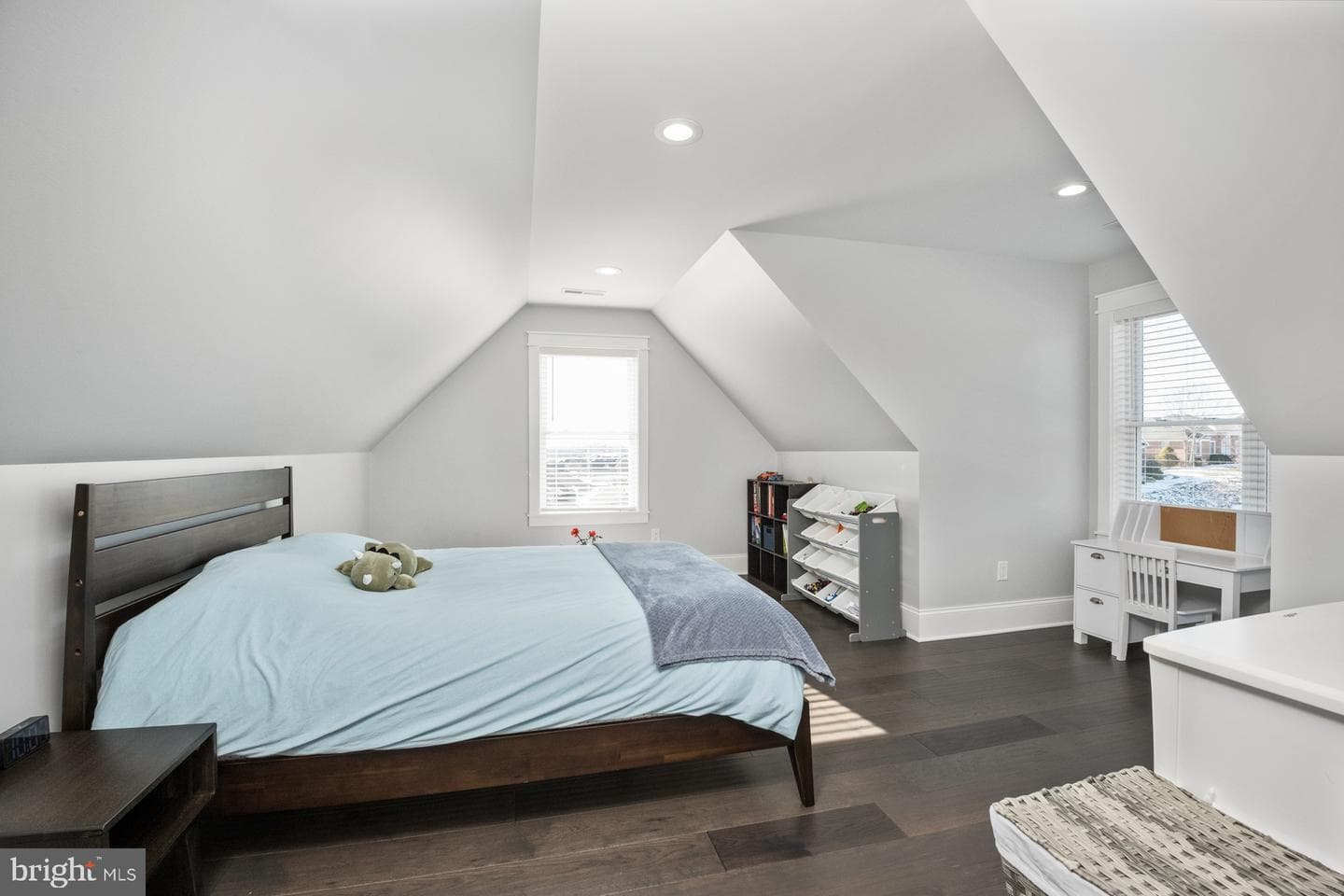 286 Claremont Ave photo 33