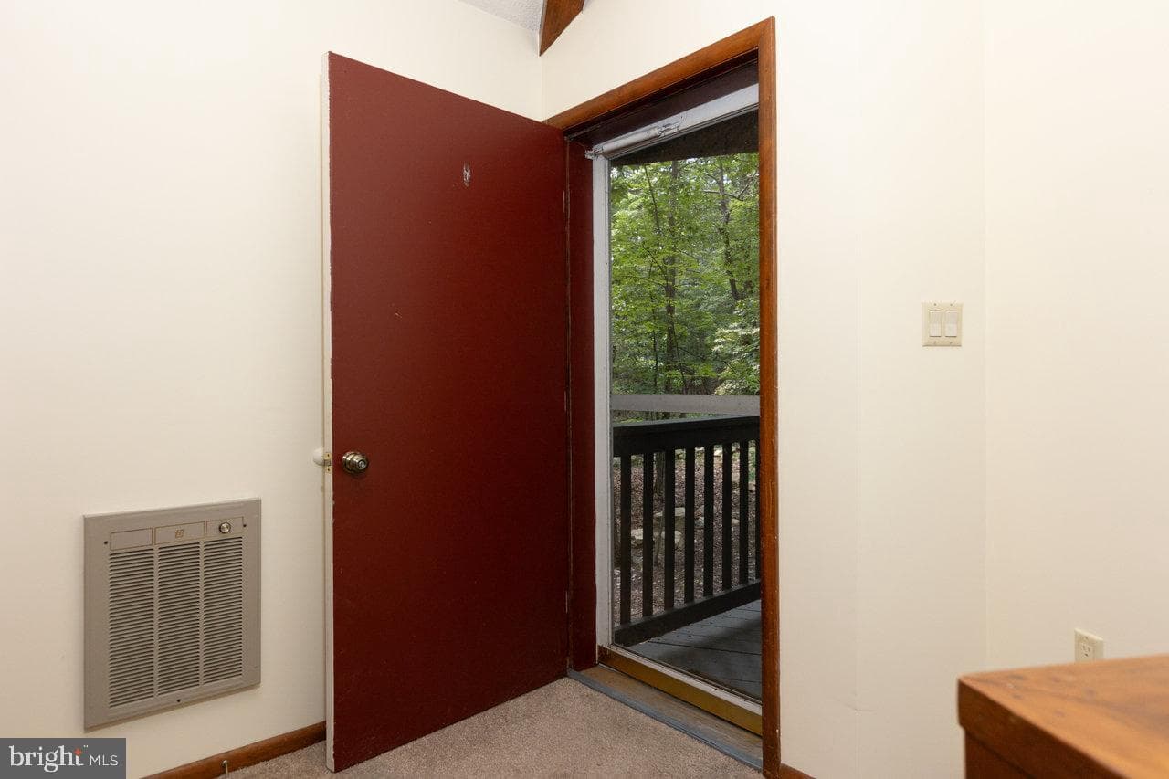 130 Congers Ln photo 6