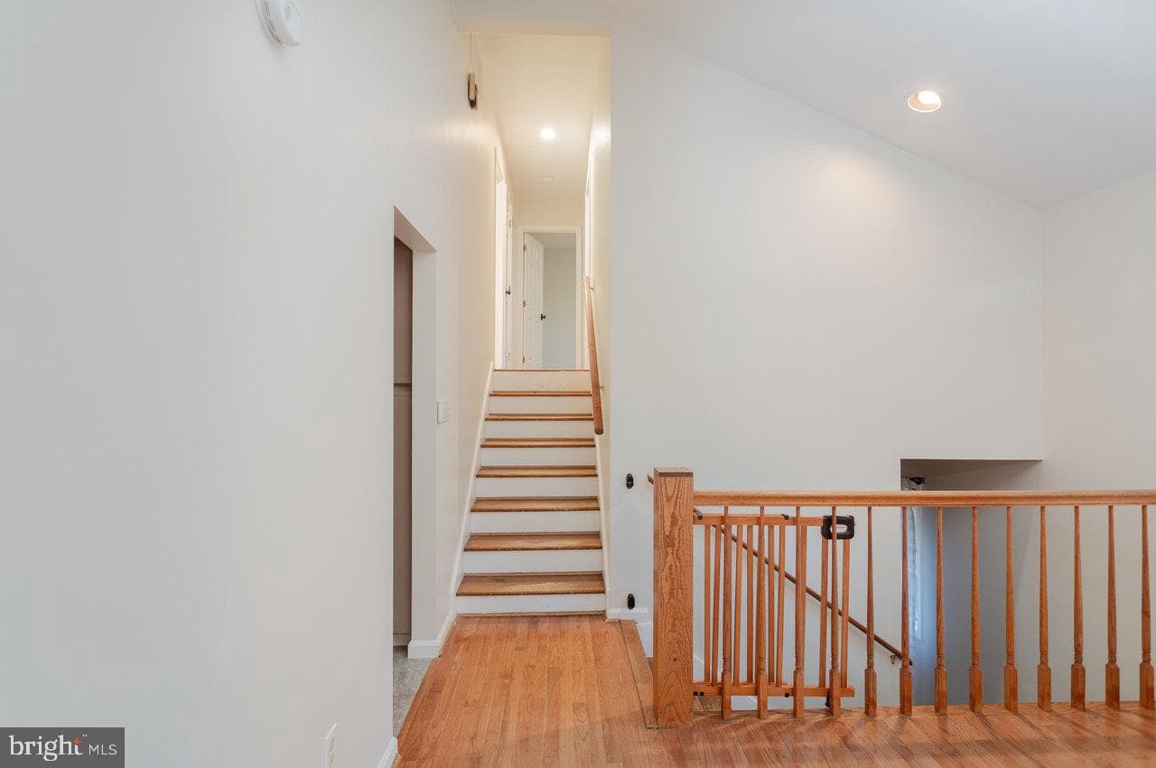 452 Passage Lane photo 16