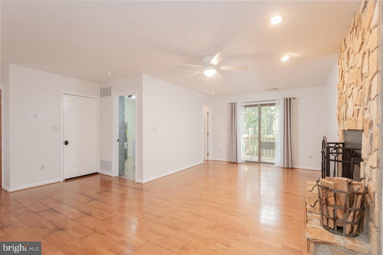 452 Passage Lane photo 32