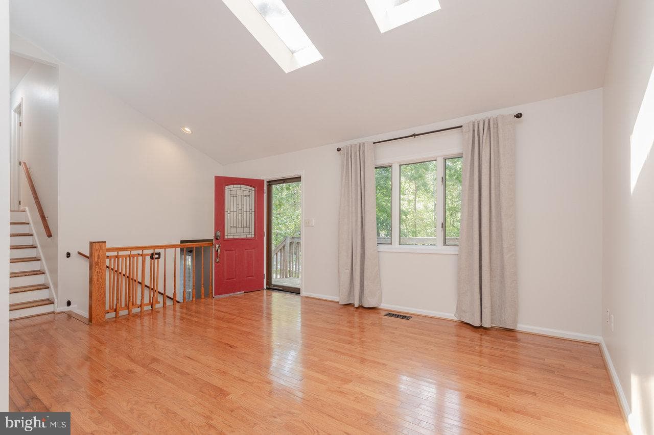 452 Passage Lane photo 6