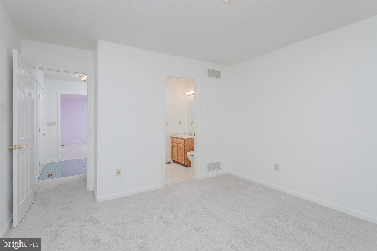624 Erickson Avenue photo 11