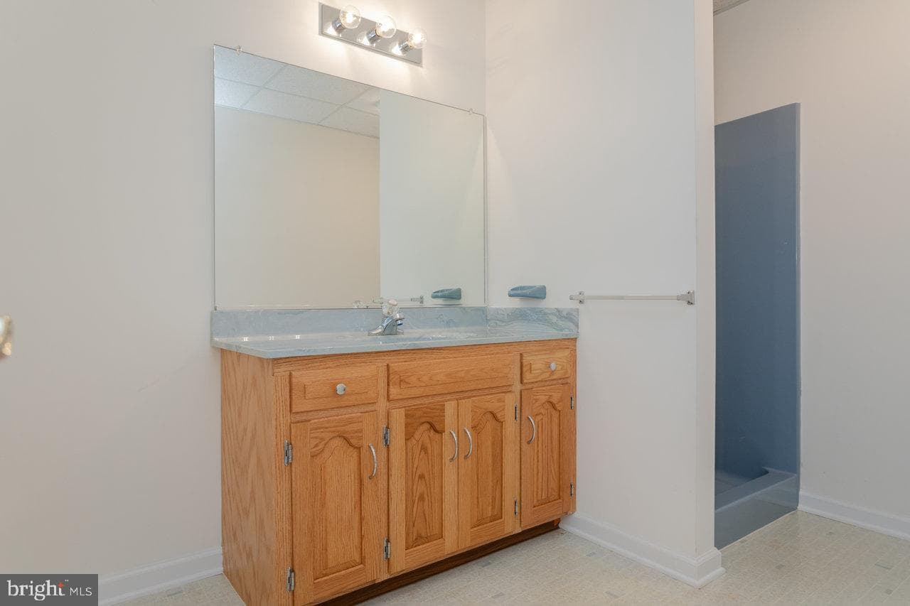 624 Erickson Avenue photo 46