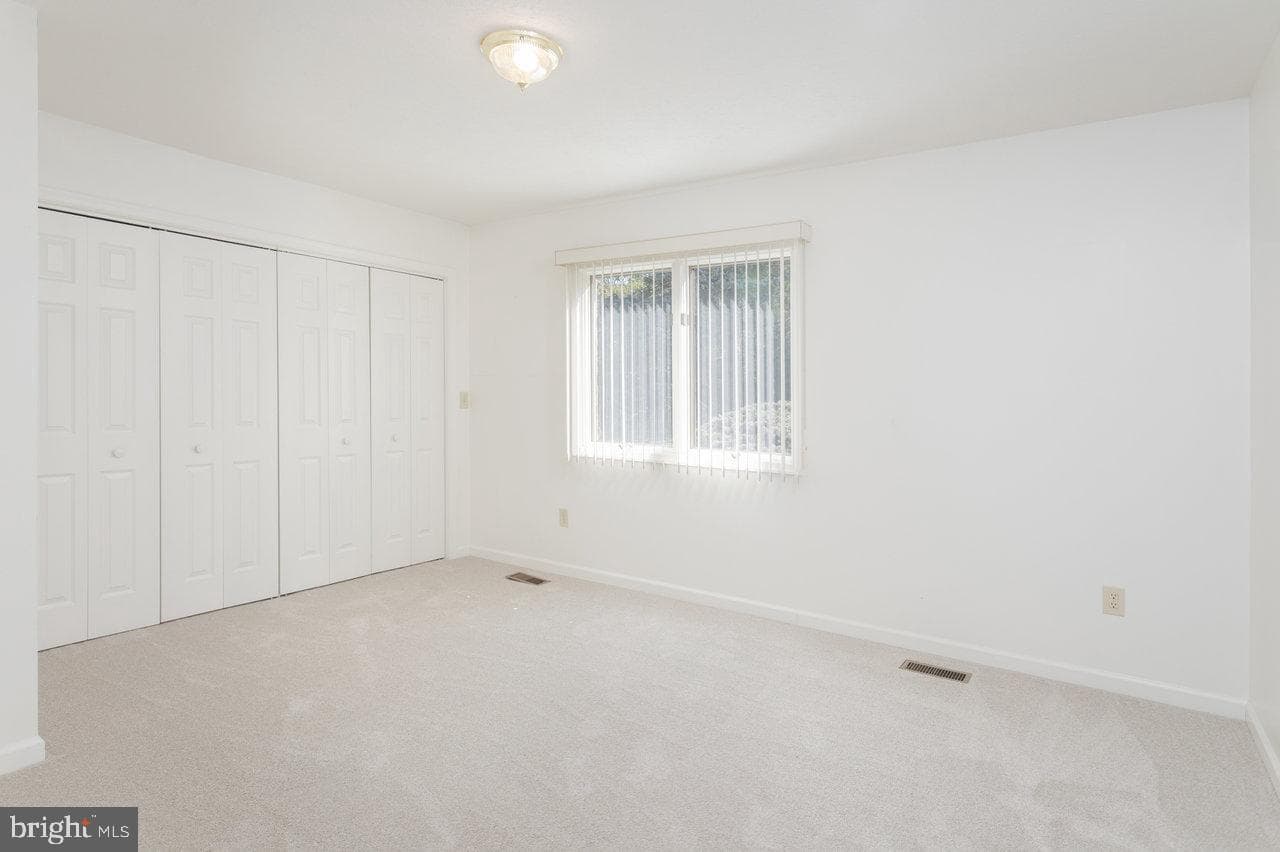 624 Erickson Avenue photo 8