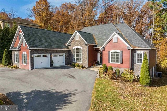 124 Steeplechase Drive photo 3