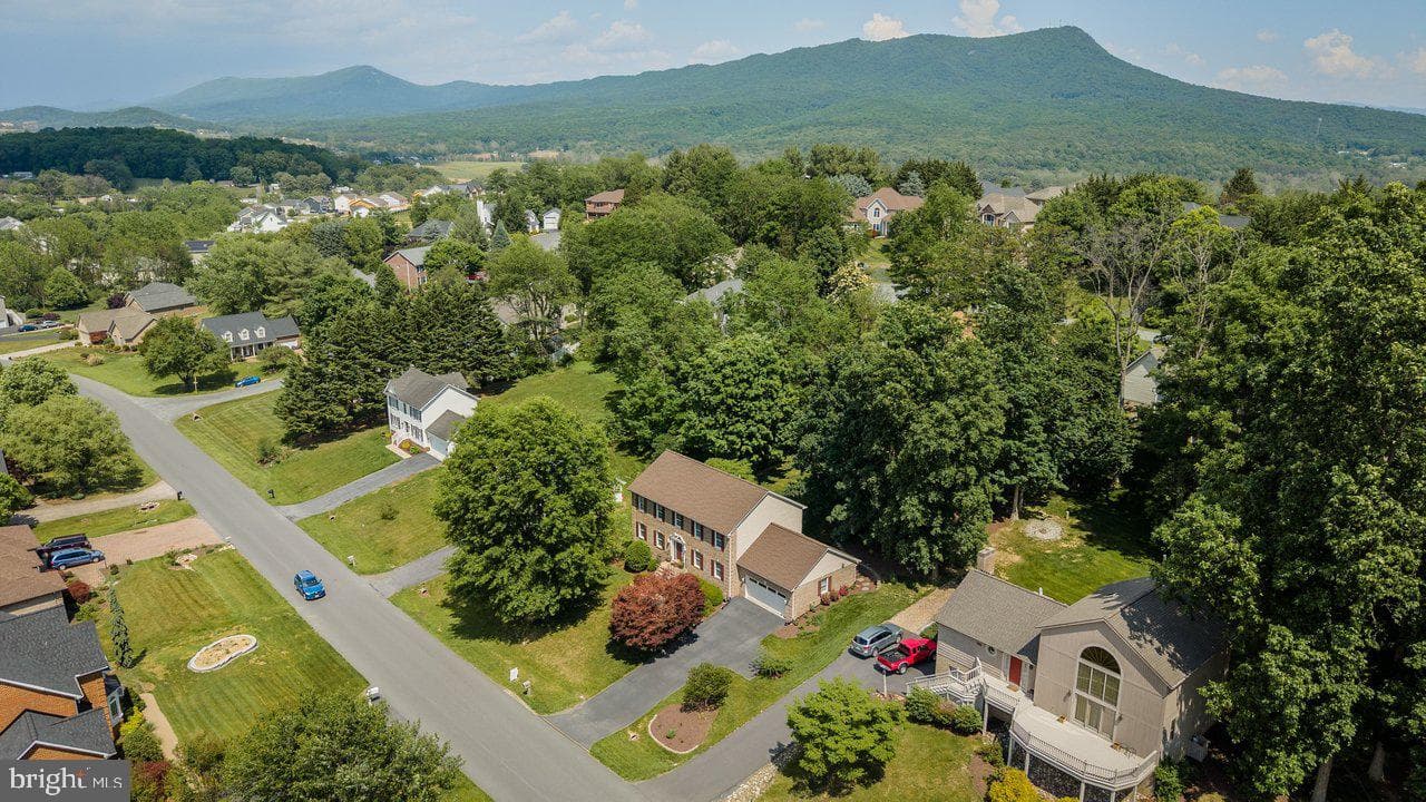 760 Confederacy Dr photo 76