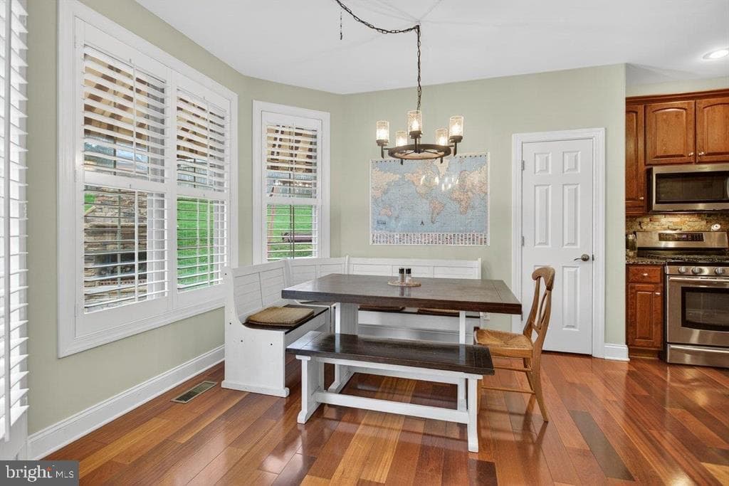 580 Regiment Road photo 15