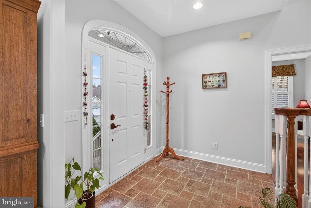 580 Regiment Road photo 4