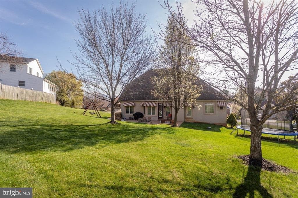 580 Regiment Road photo 63
