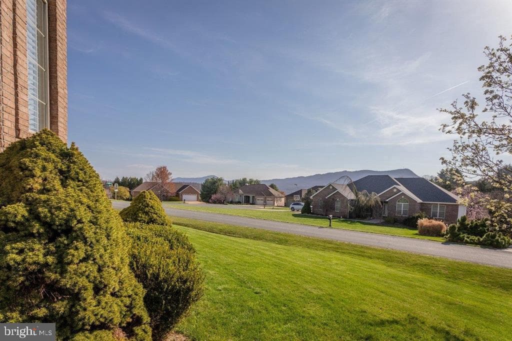 580 Regiment Road photo 64