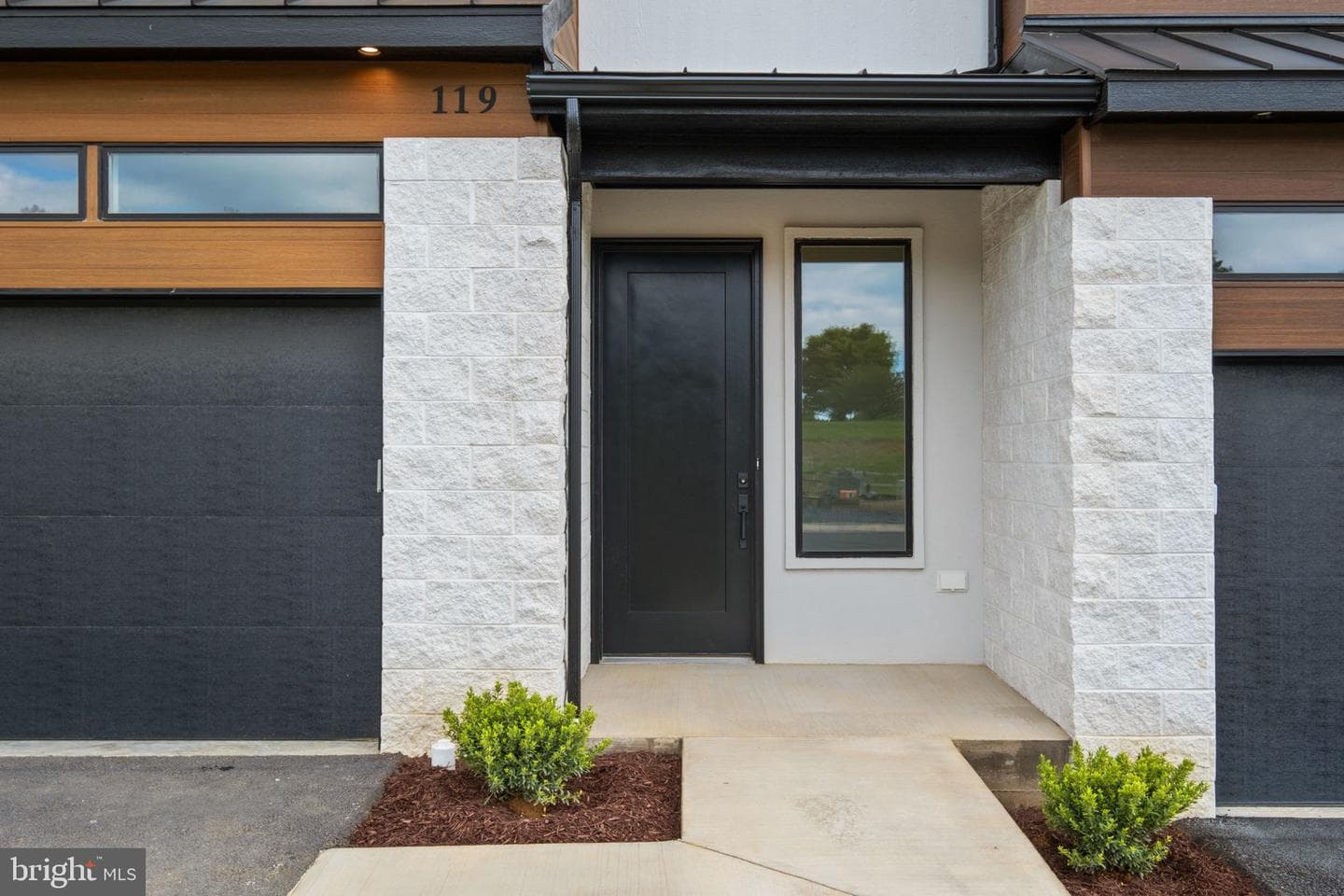 119 Haxby Ct photo 4