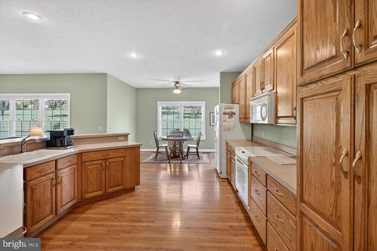 855 Wild Cherry Lane photo 34
